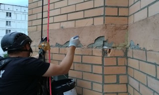 Обследование фасада здания в Ишимбае в октябре